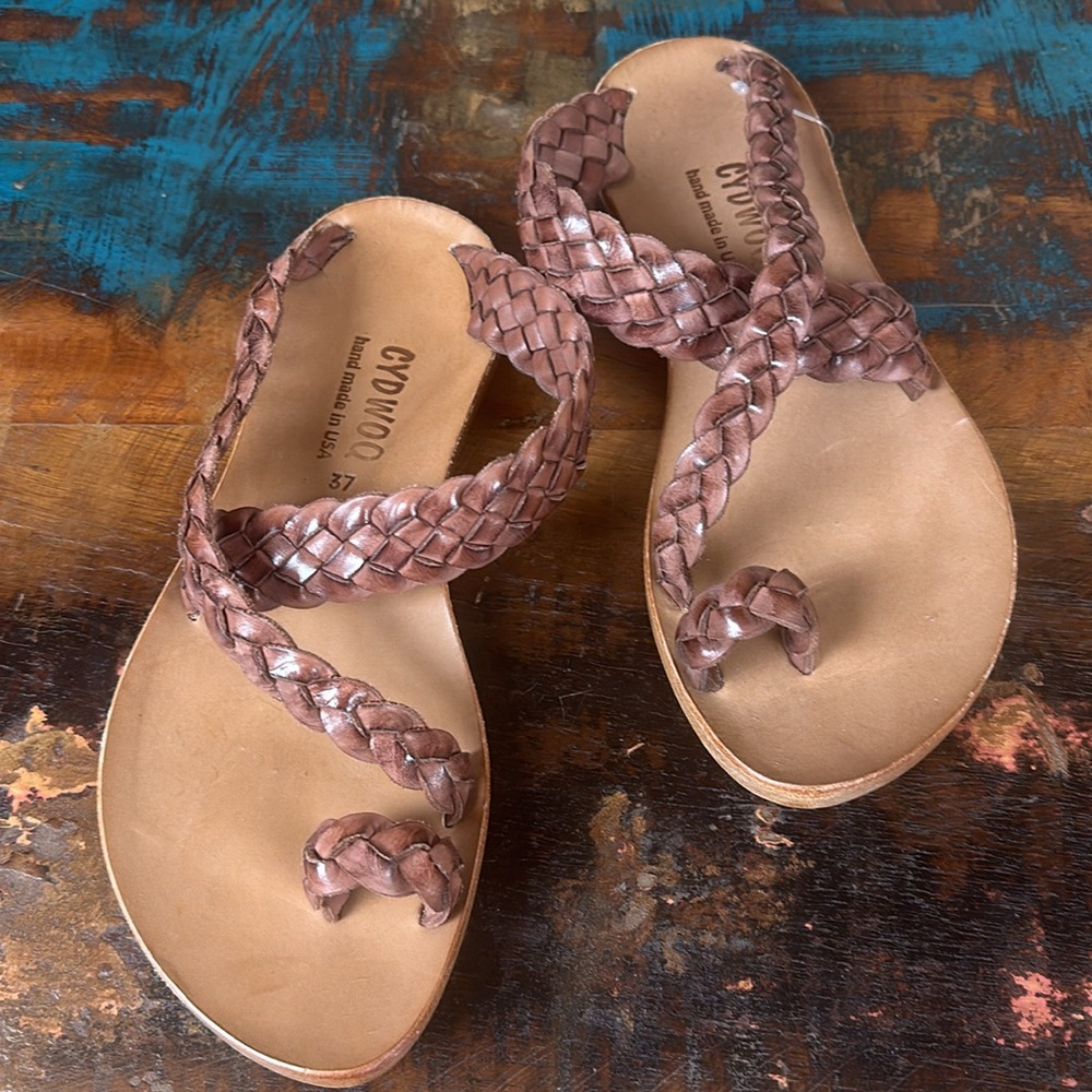 “Selma Sandals” by CYDWOQ. New in box. - Picture 5 of 6